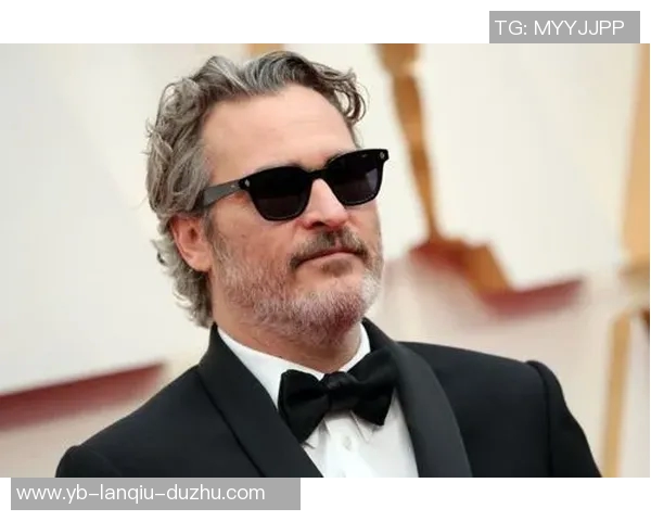 奥斯卡昏厥后首次公开亮相重返训练中心祝早日康复 奥斯卡昏厥后首次公开亮相重返训练中心祝早日康复